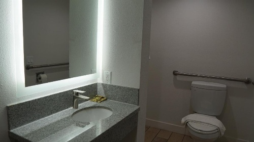 Sea Breeze Inn image 14