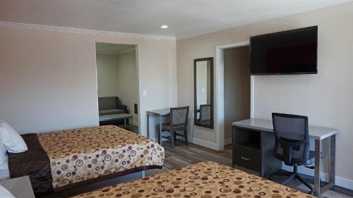 Sea Breeze Inn image 23