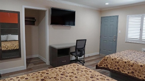 Sea Breeze Inn image 28