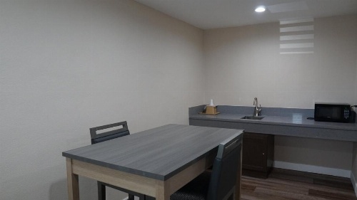 Sea Breeze Inn image 35